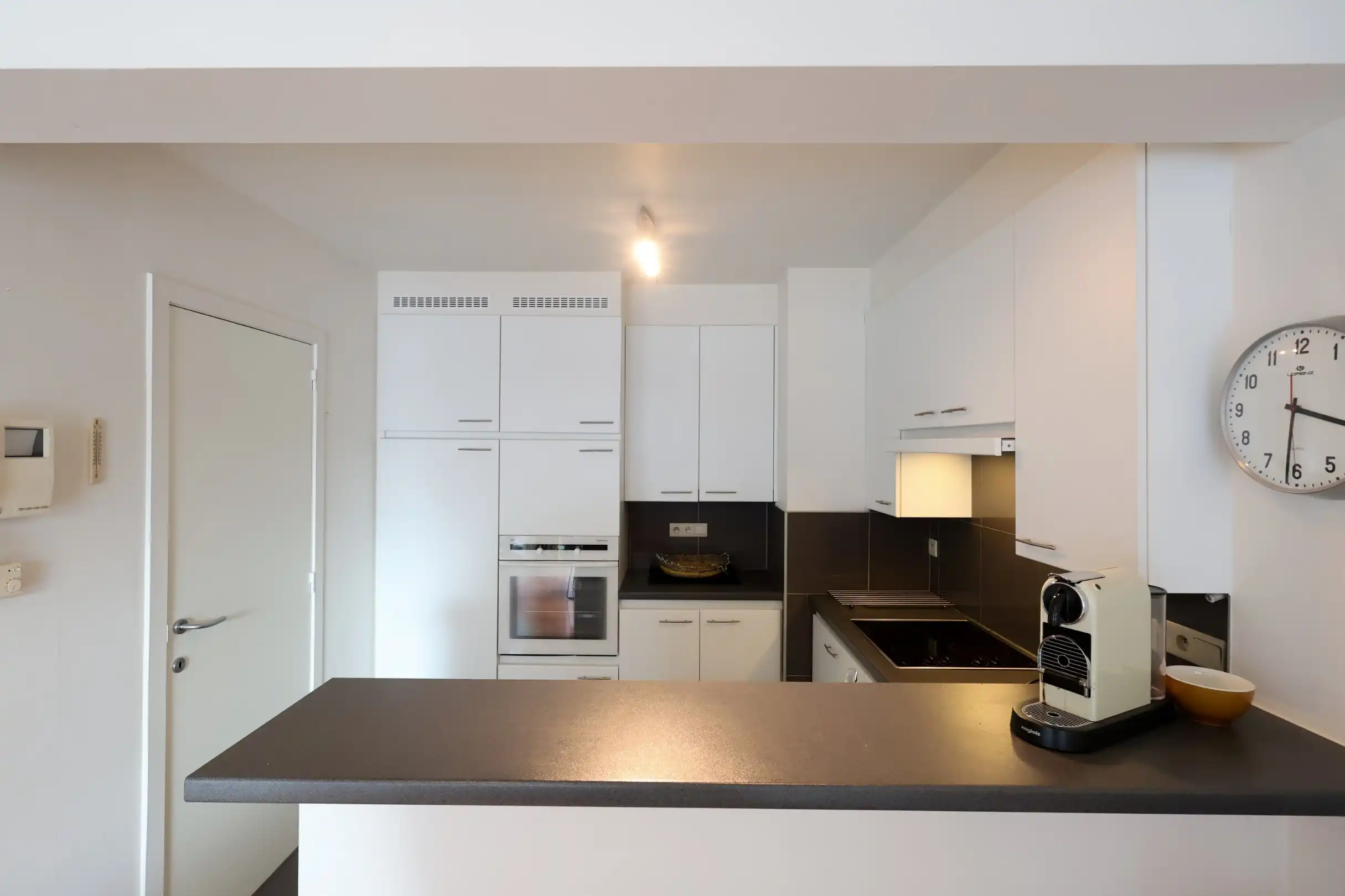 Zonnig en instapklaar 2-slaapkamerappartement op topligging in hartje Nieuwpoort-Bad foto 4