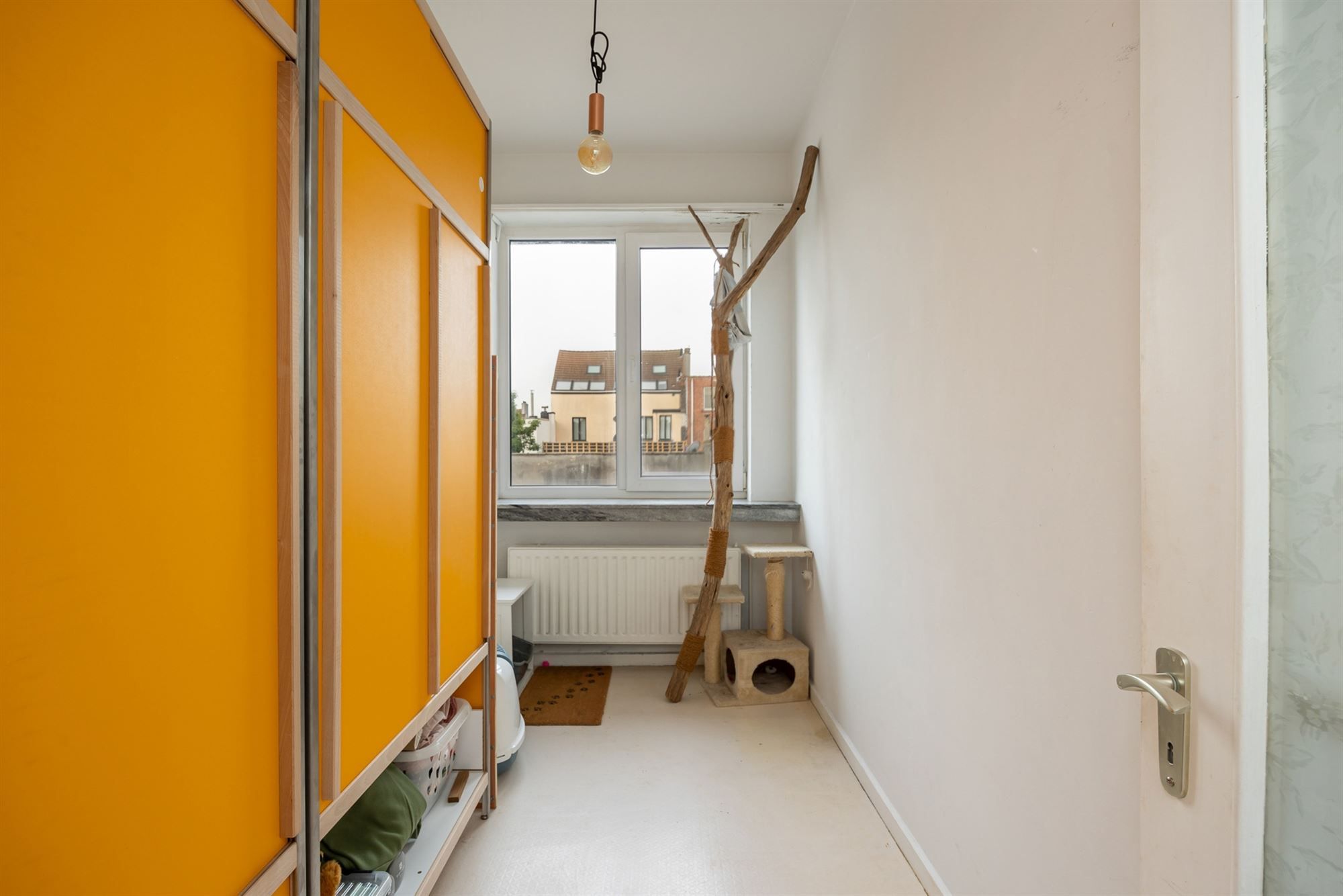 Lichtrijk appartement met twee slaapkamers foto 12