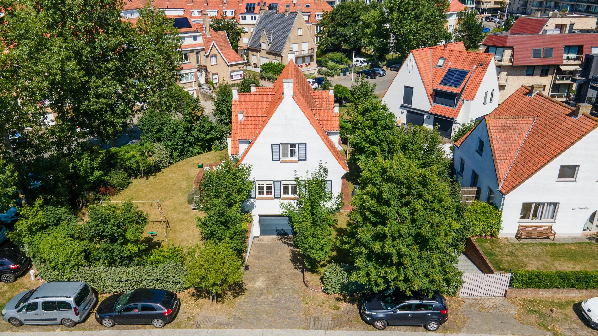 Hoofdfoto van de publicatie: Prachtige villa met 4 slaapkamers in de Simli te Nieuwpoort.