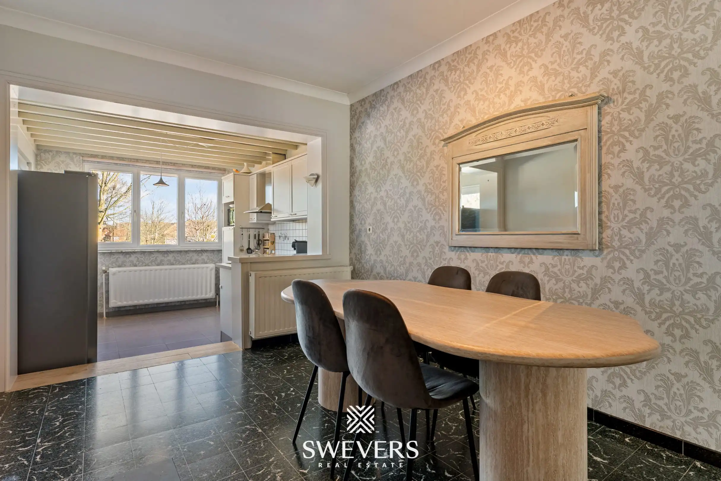 Karaktervolle gezinswoning met veel potentieel op 11a 74ca te Jesseren. foto 9