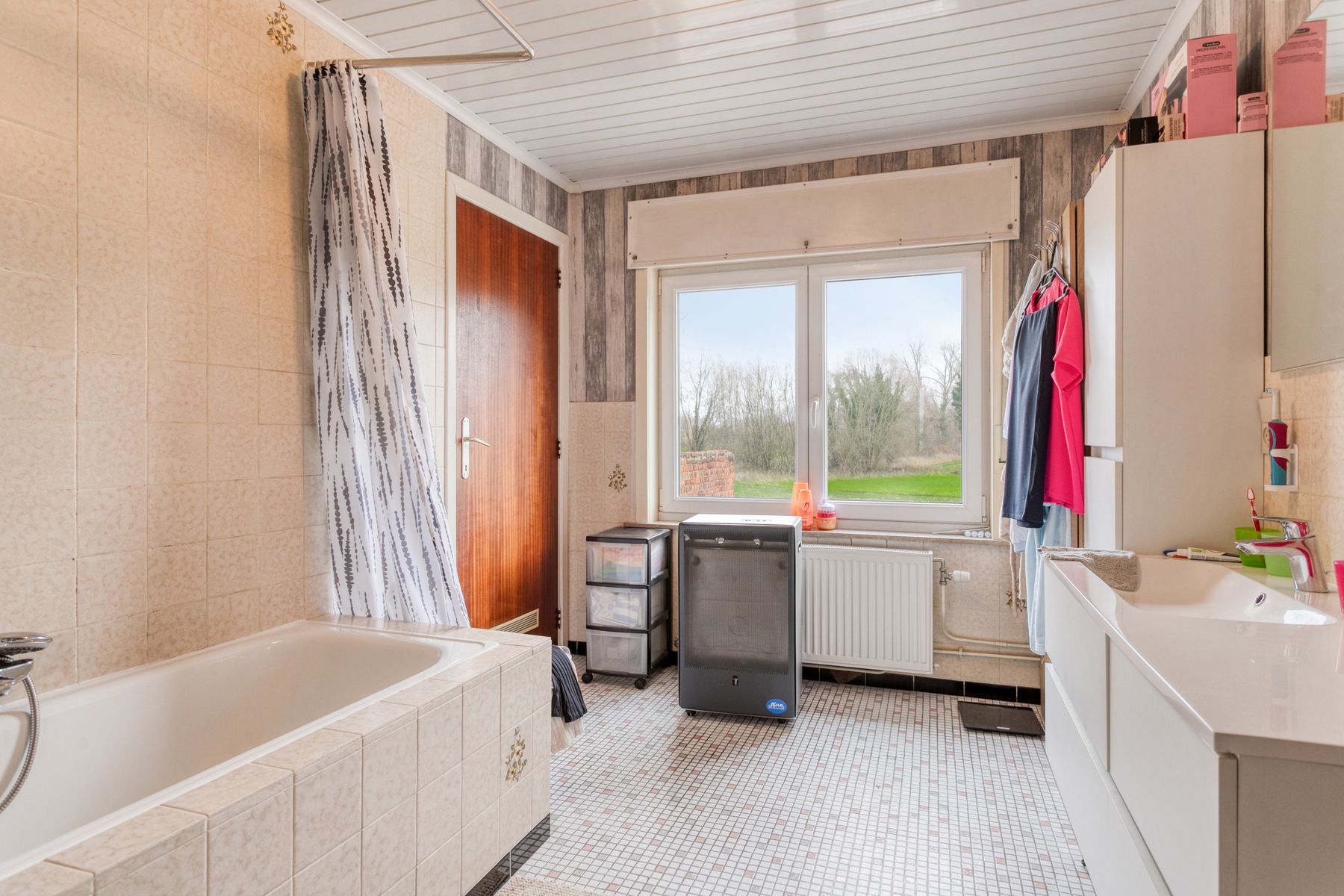 Instapklare GB met 3 slaapkamers, garage en tuin! foto 8