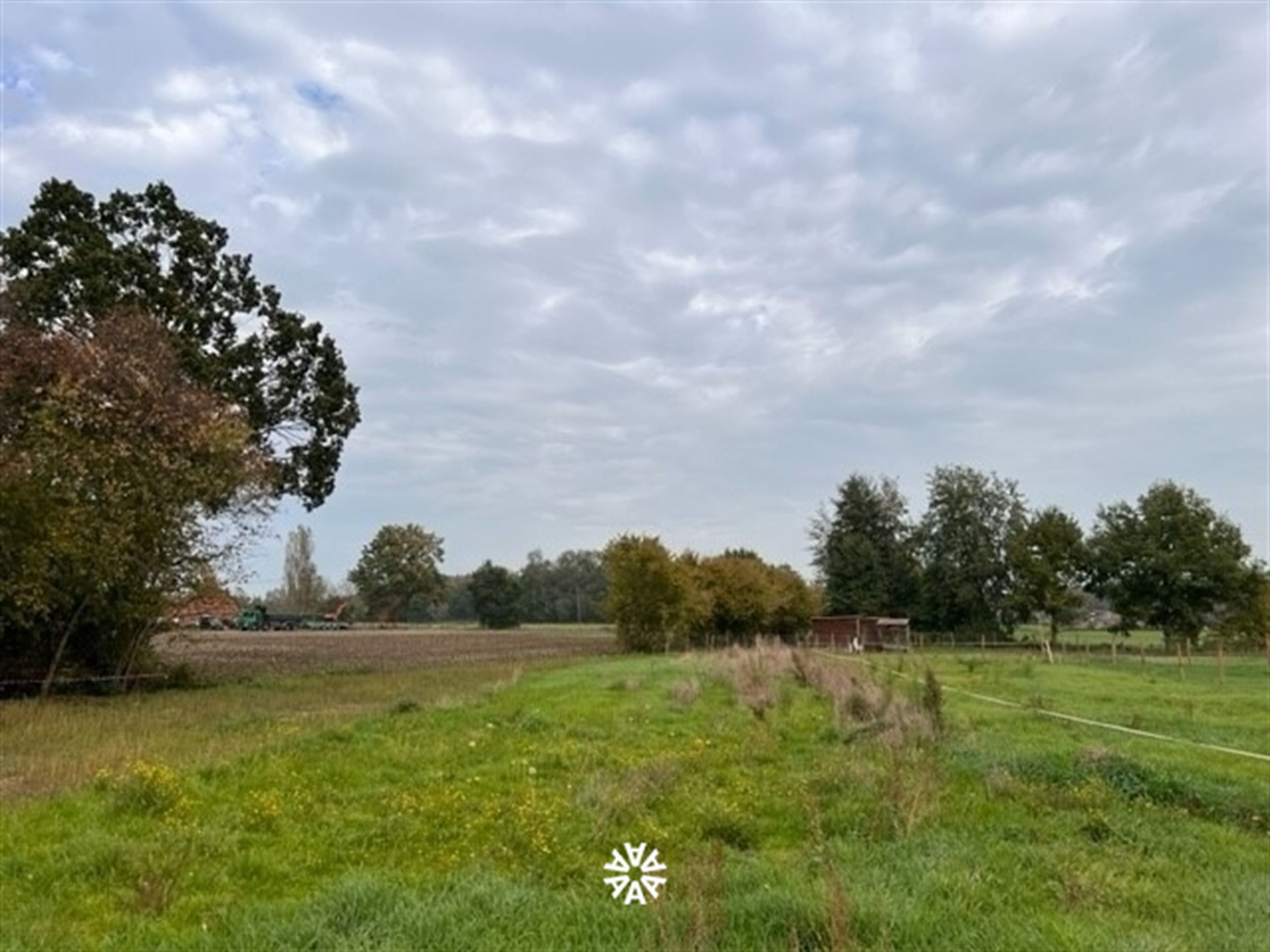 Uitstekend gelegen bouwgrond voor HOB in Waasmunster foto 3