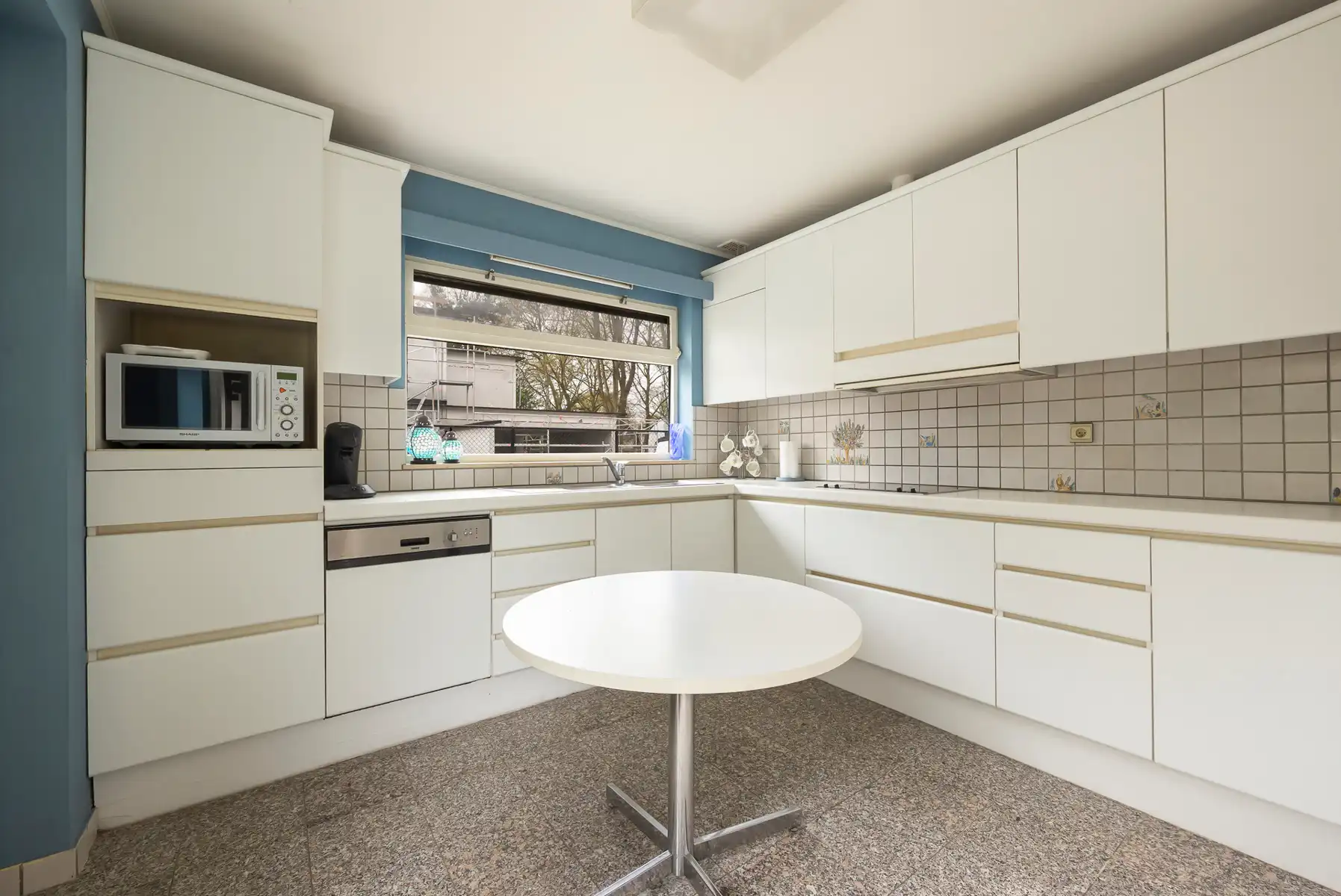 Te renoveren woning met 2 slpk op 1.473m² te Koningshof foto 15