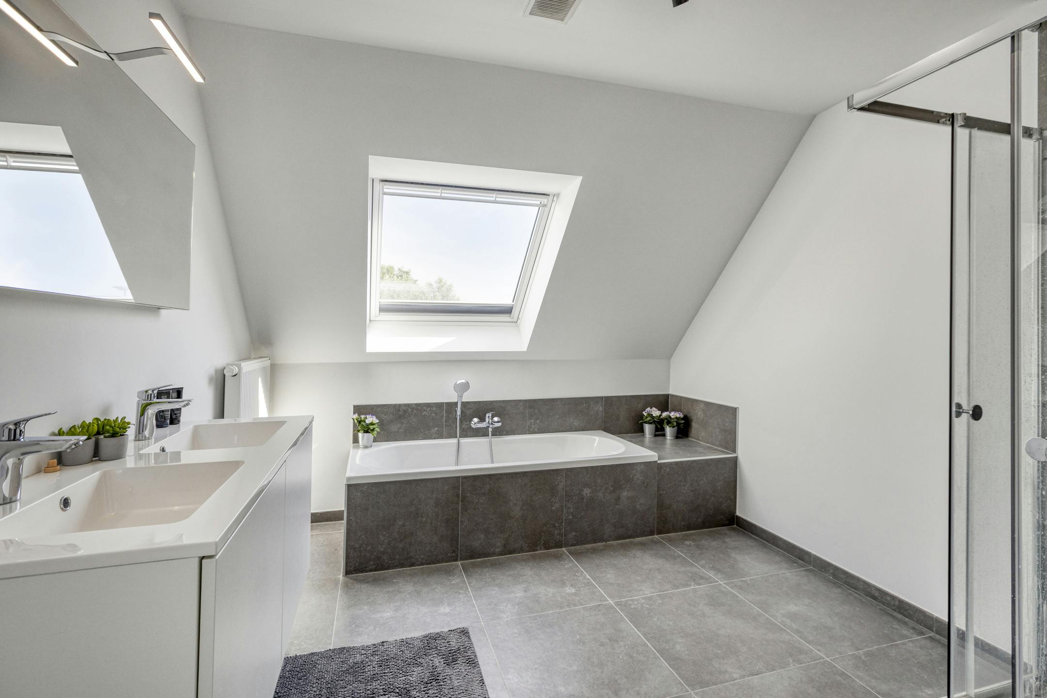 Energiezuinig halfopen huis in rustige straat! foto 19