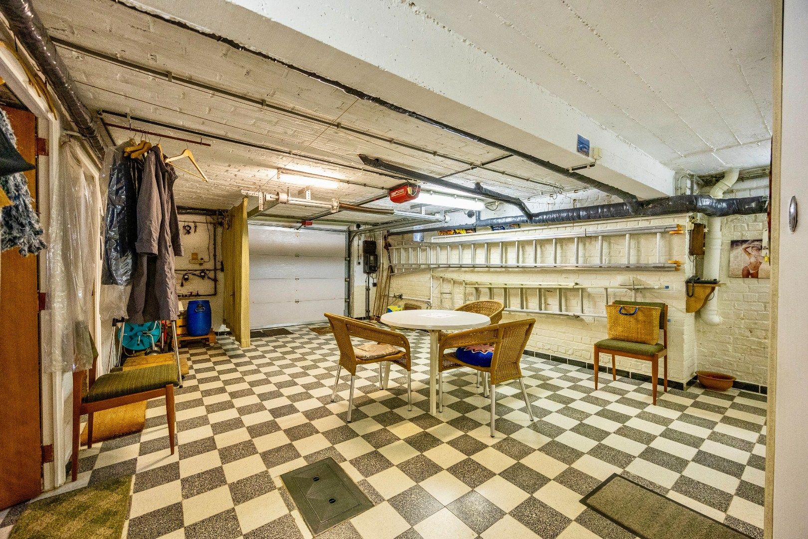 Charmante op te frissen woning te koop in Bellingen met tal van mogelijkheden. foto 17