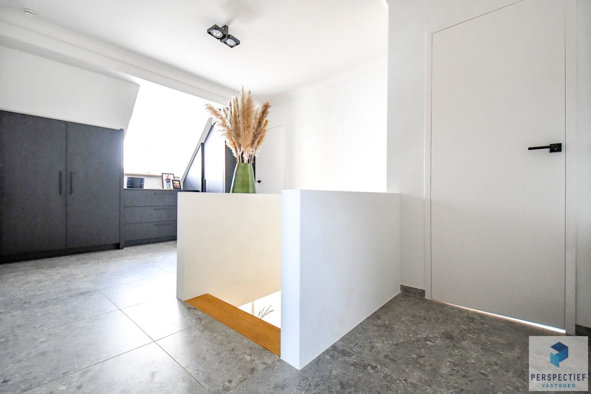 Stijlvol wonen met praktijkmogelijkheden in een groene omgeving tussen Oedelem en Brugge foto 12