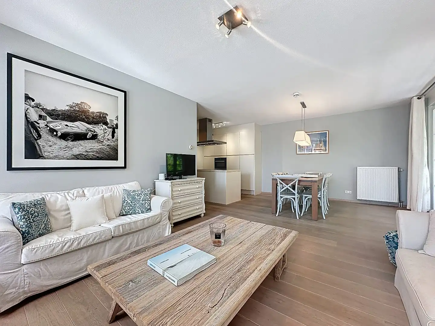 Stijlvol appartement met aangenaam terras foto 9