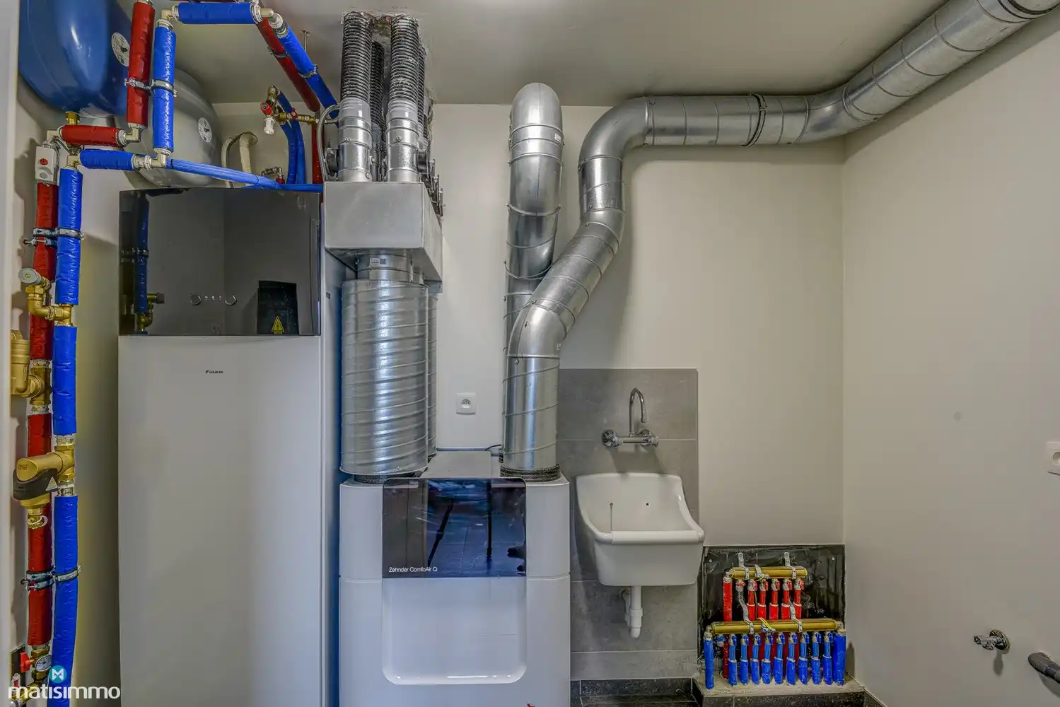 RUIM NIEUWBOUW APPARTEMENT MET 2 SLAAPKAMERS, OVERDEKT TERRAS, GARAGE, AUTOSTAANPLAATS EN KELDERBERGING TE BEVERST foto 11