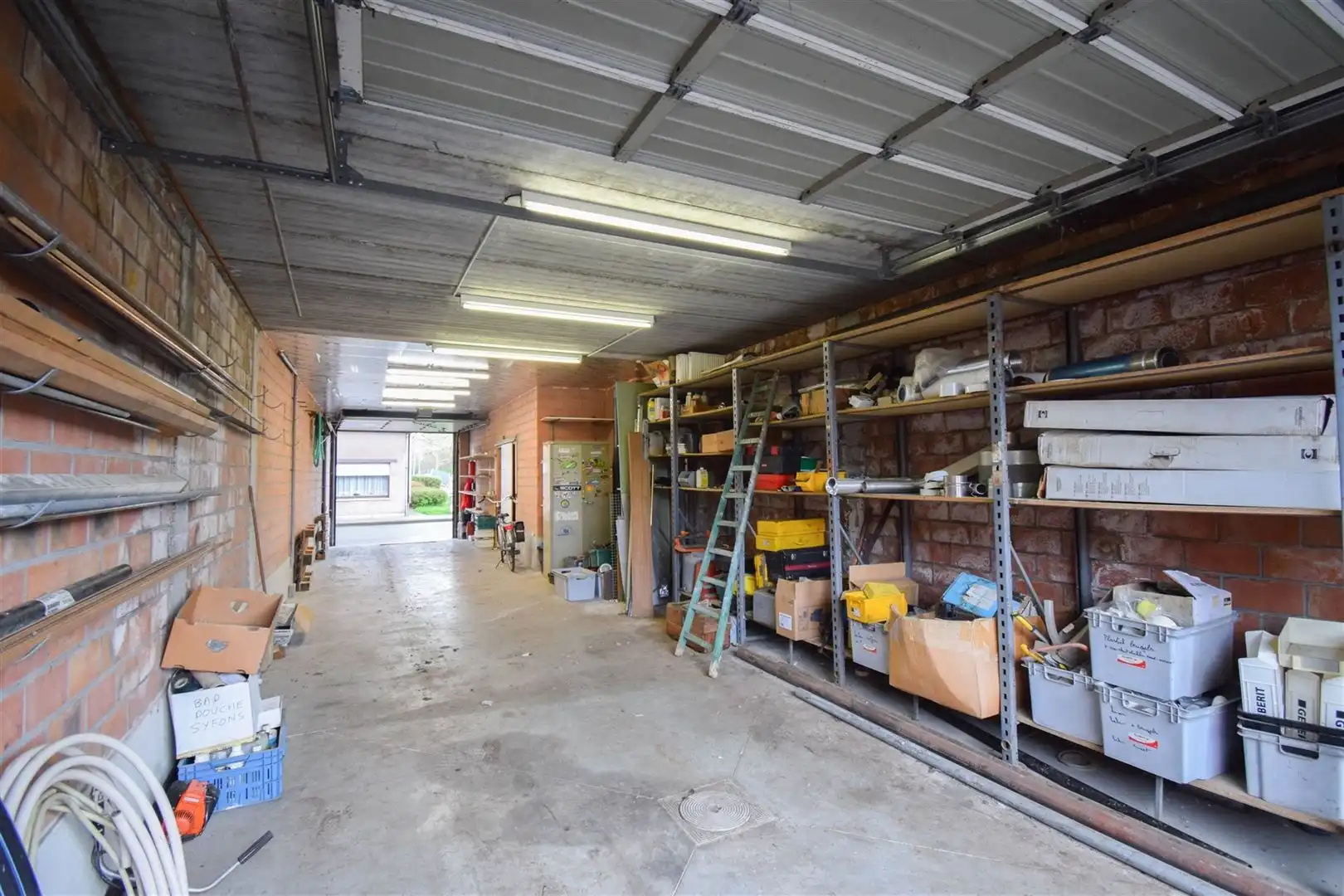Centraal gelegen magazijnruimte met buitenruimte foto 6
