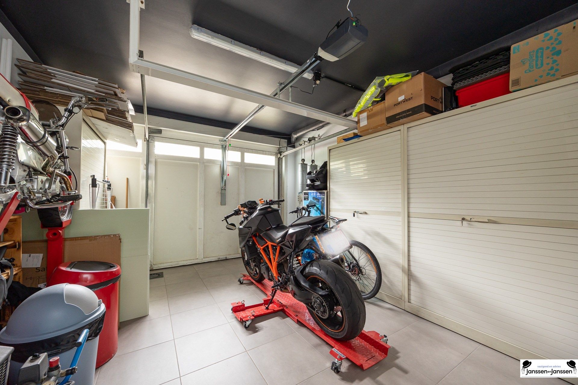 Prachtig gerenoveerde woning met 3 slaapkamers en uitzicht op groen foto 19