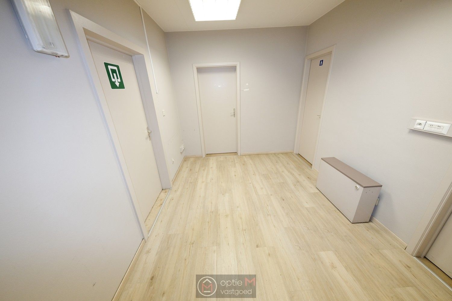 RUIM KANTOORGEBOUW OP TOPLIGGING IN BILZEN foto 14