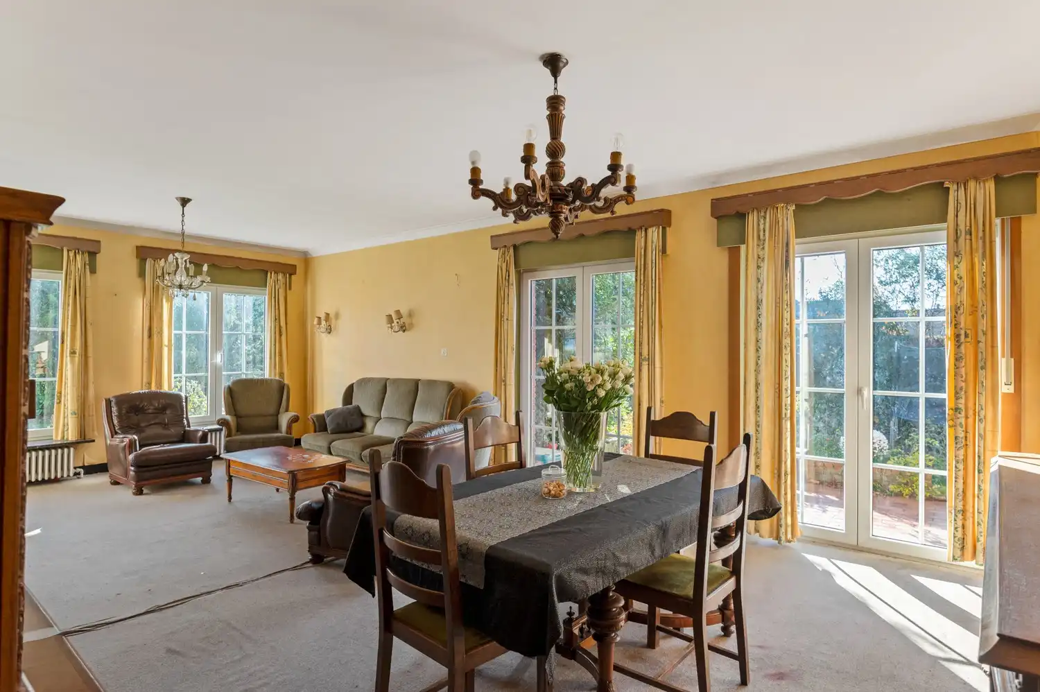 Te renoveren villa met 5 slpkrs op een perceel van 3908 m² te Meise foto 4