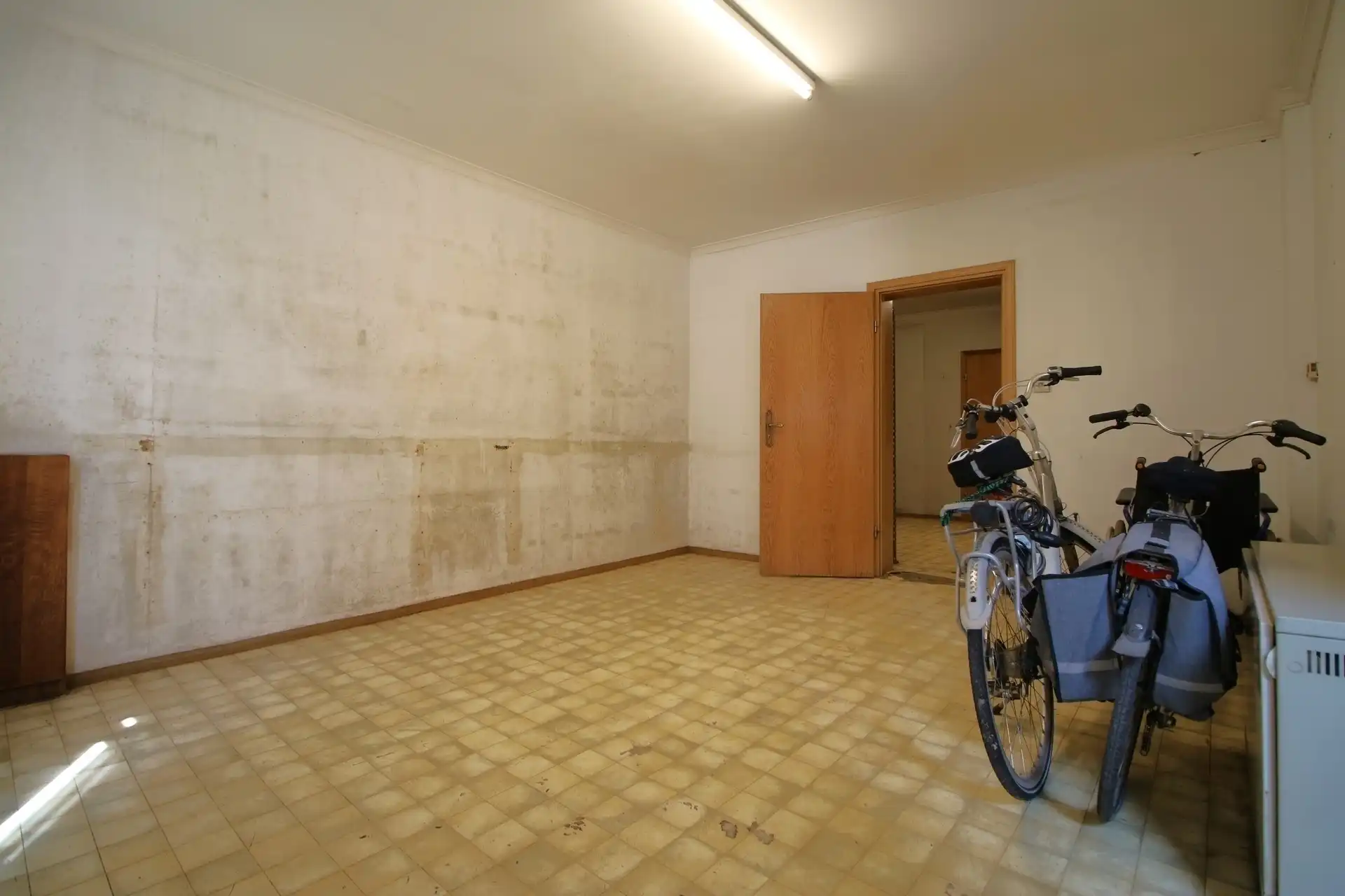 Te renoveren woning in het centrum foto 18