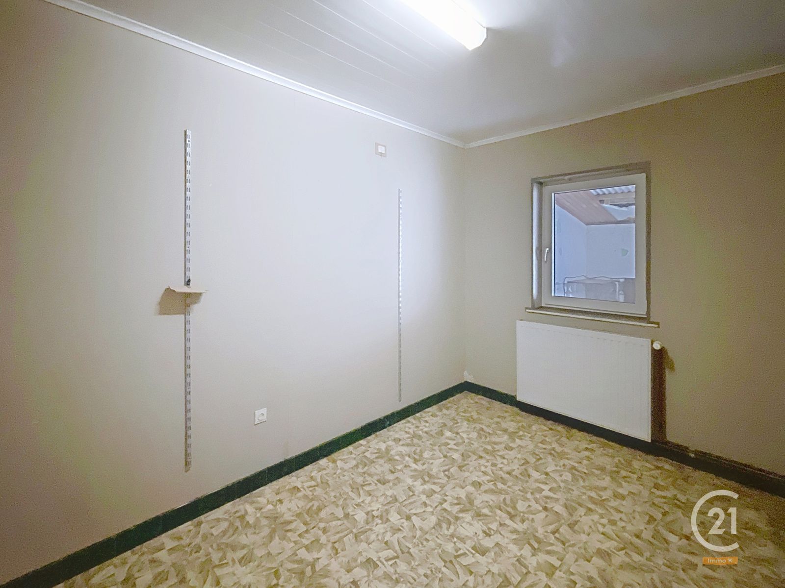 Te renoveren huis met garage en tuin - ook mog. voor handel foto 5