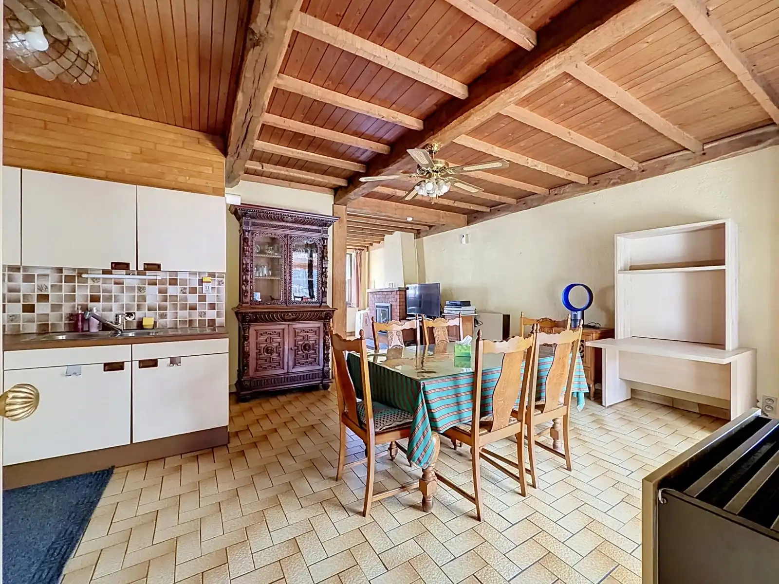 Ruime woning met 2 SLPK, Garage én Werkplaats/Magazijn! foto 7