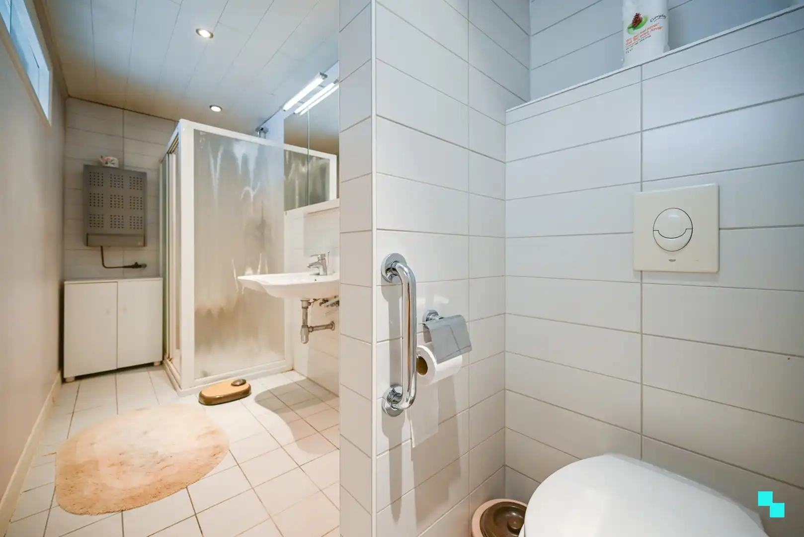 Centraal gelegen woonst met drie slaapkamers te Izegem foto 18