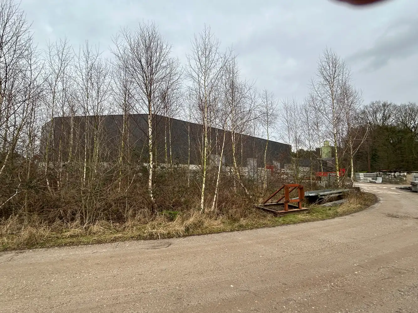 BEDRIJGSPANDEN MET KANTOREN EN MACHINES EN ROLLEND MATERIEEL foto 32