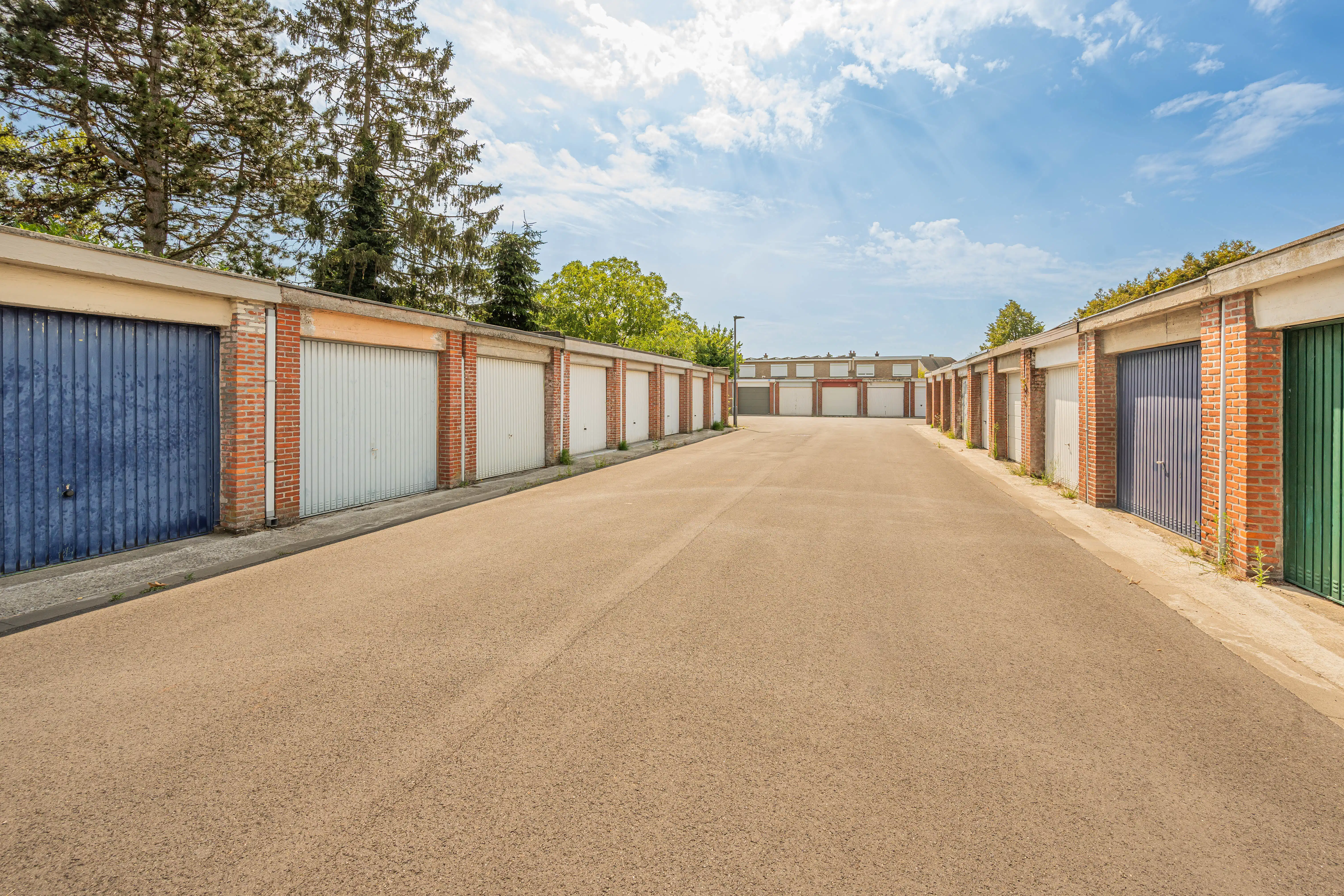 Gezinswoning met 3 slaapkamers, garage en tuin foto 17