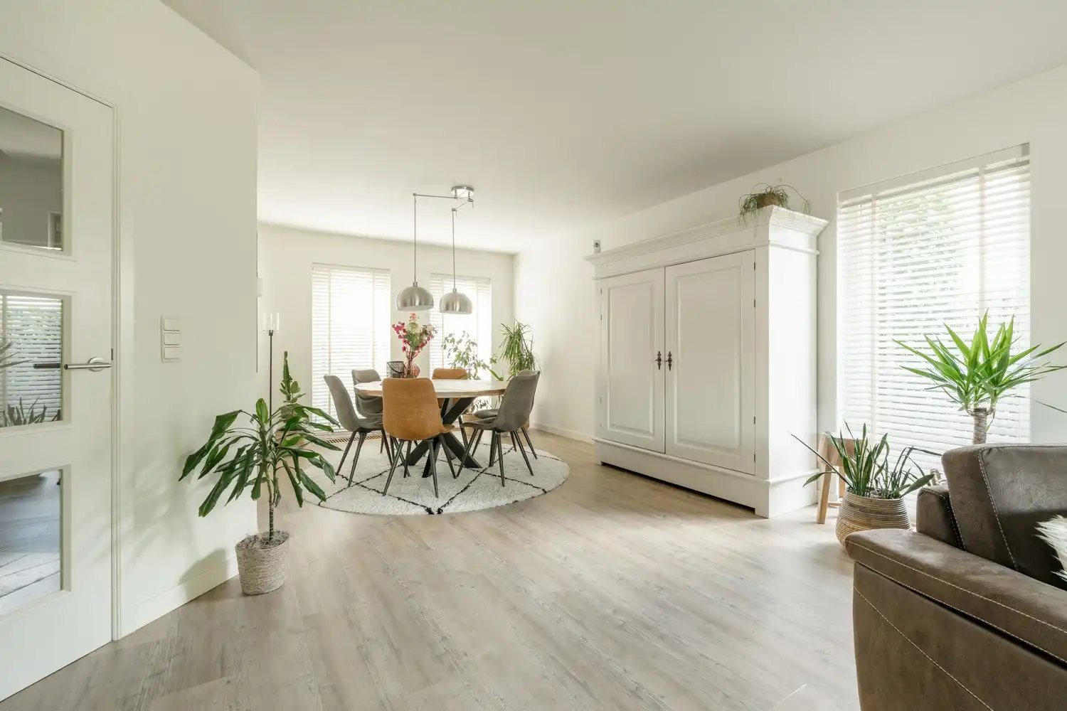 Prachtige woning te koop aan de Marsestraat, Bocholt -met zeer ruime, garage en parkeermogelijkheden in een serene omgeving! foto 5