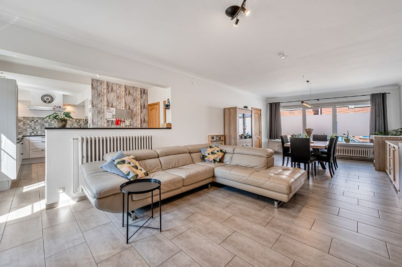 Instapklare gezinswoning met tuin & garage in hartje Dikkelvenne foto 6