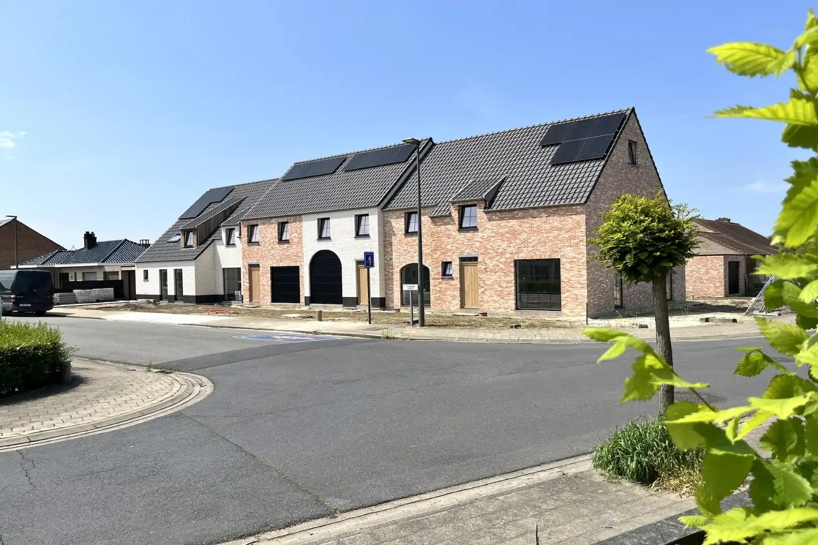 3 à 4-slpkr woningen nieuwbouw met tuin & garage foto {{pictureIndex}}