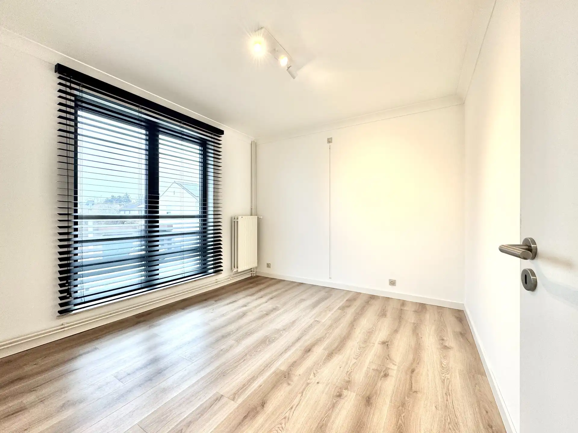 GERENOVEERDE WONING | 2 KAMERS | DRESSING |TUIN |GARAGE foto 20