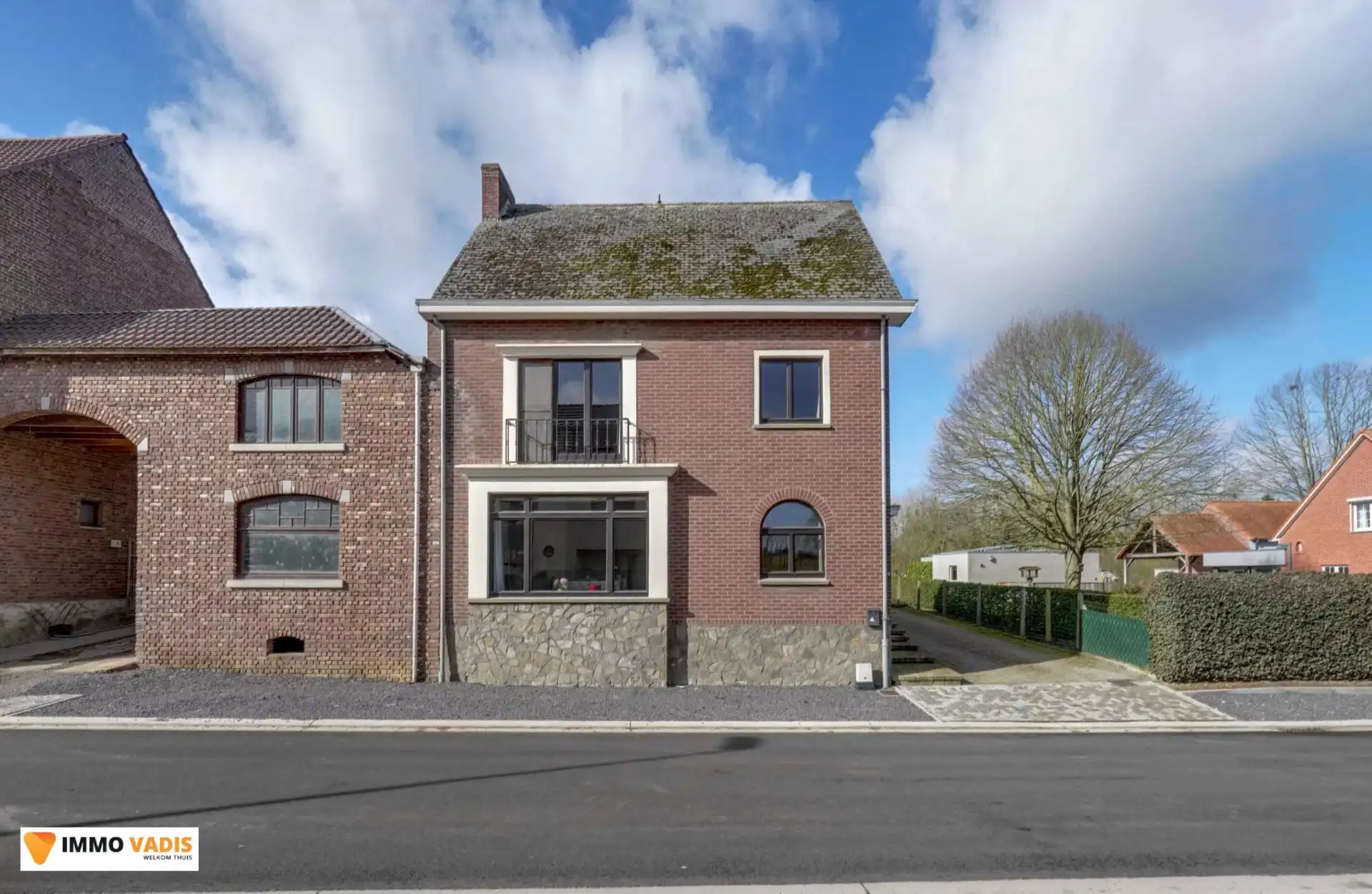 Halfopen bebouwing met 4 slaapkamers en vrijstaande garage foto 22