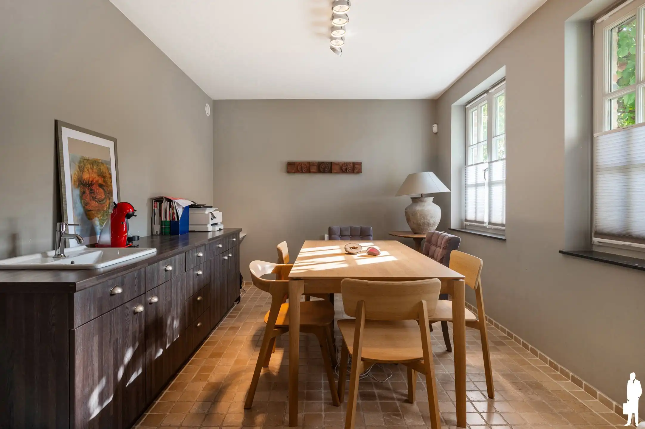 Exclusief karaktervolle villa met 4 slaapkamers, praktijkruimte, zwembad en aangelegde tuin nabij het centrum van Essen foto 5