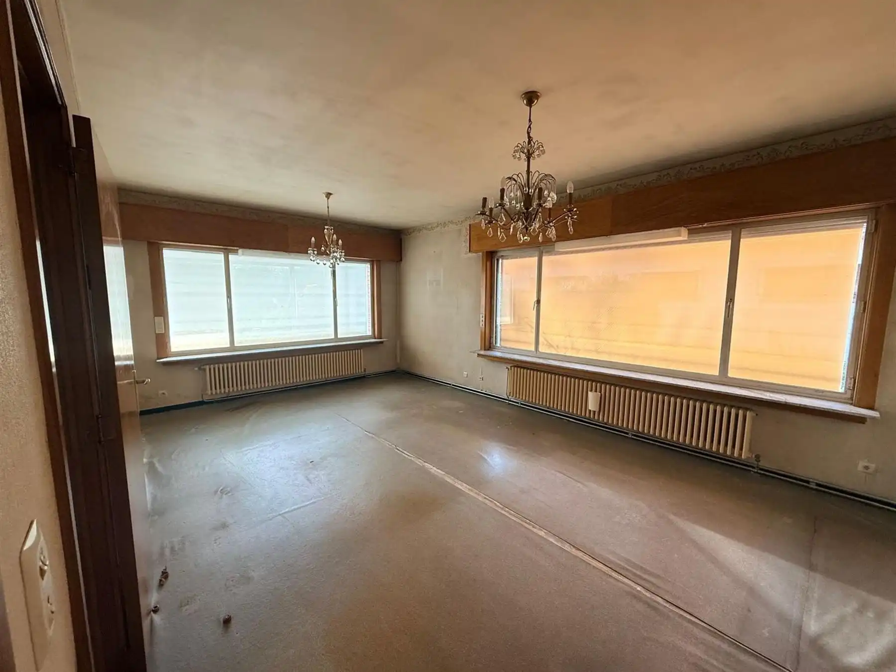 RESIDENTIEEL GELEGEN, TE RENOVEREN WONING  foto 5