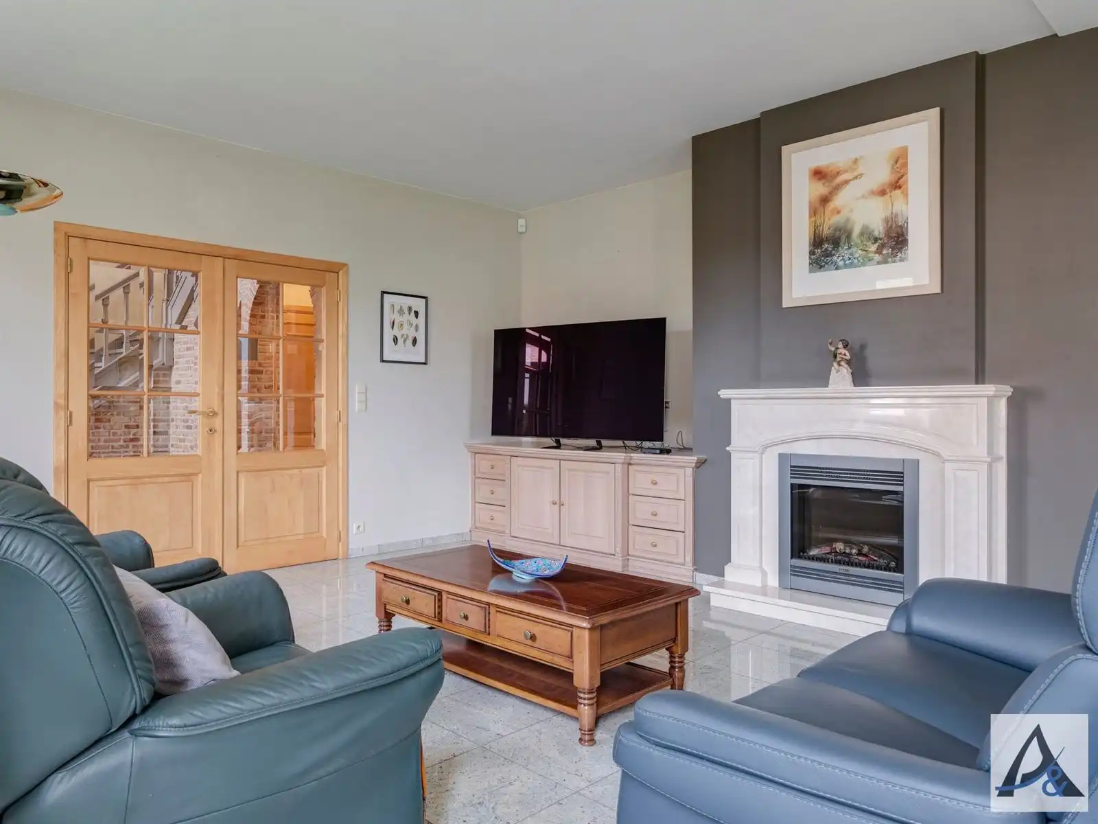 Exclusieve villa met ruime loods in hartje Munsterbilzen foto 26