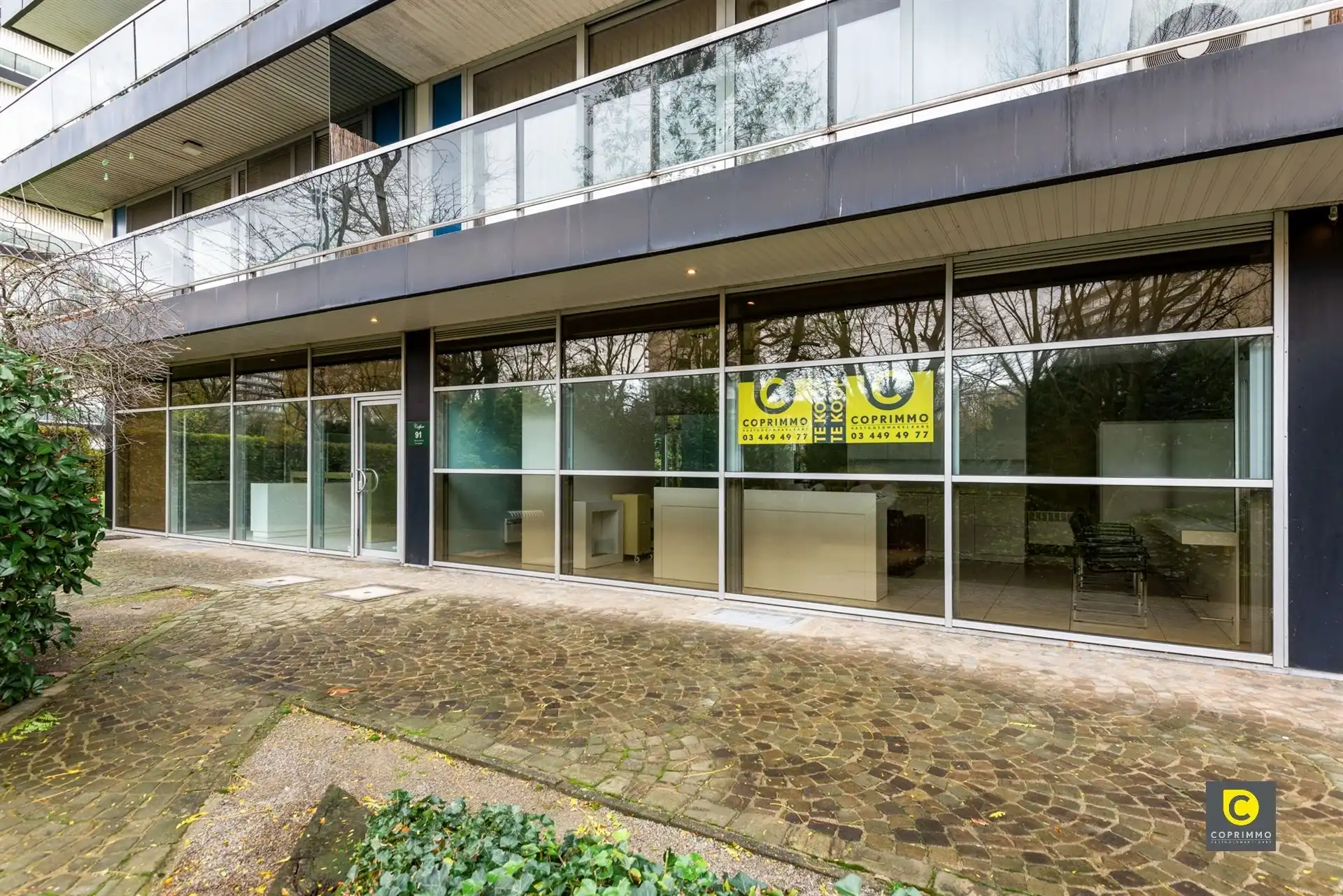 Handelsruimte op centrale locatie foto {{pictureIndex}}