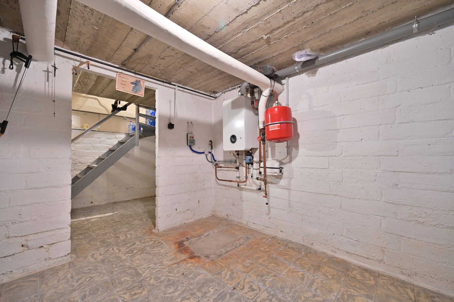 Te renoveren woning met uitzonderlijk potentieel op toplocatie in Neerharen foto 10