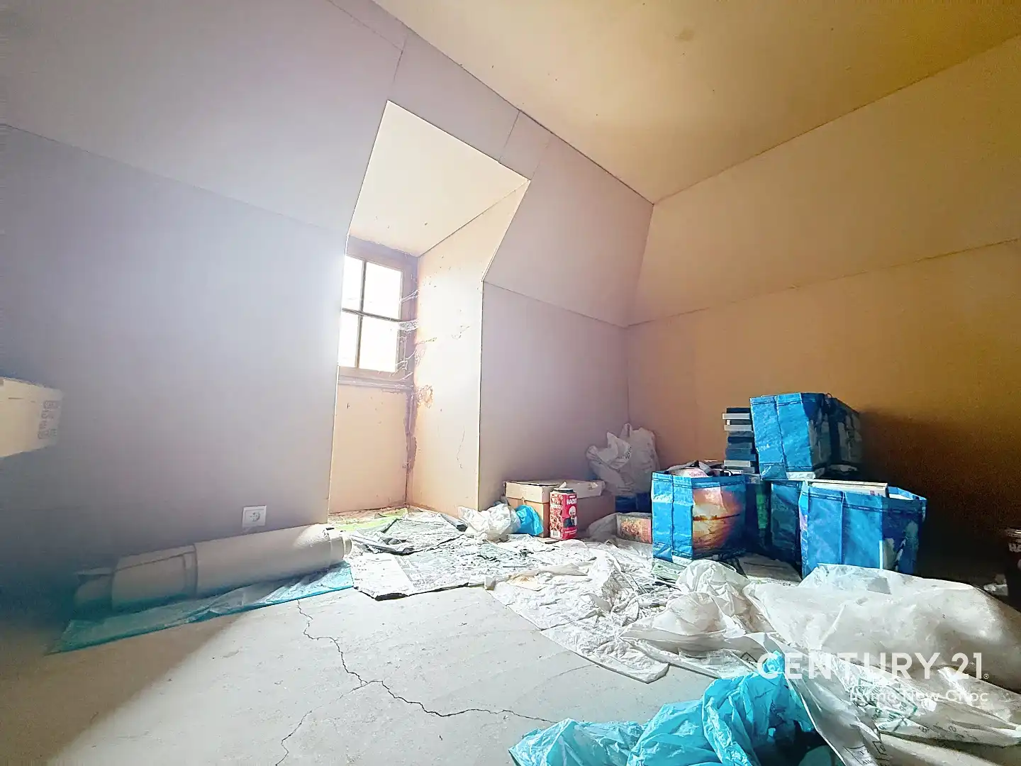 Karaktervolle halfopen woning met ruime bijgebouwen en grote tuin in Sint-Andries foto 15