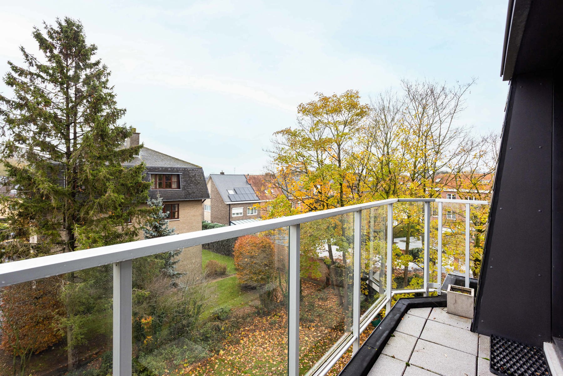 Ruim en lichtrijk duplexappartement met garagebox foto 12