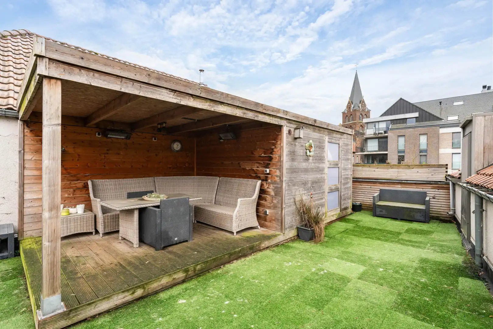 Instapklare woning met commercieel gelegen handelspand te Halen foto 13