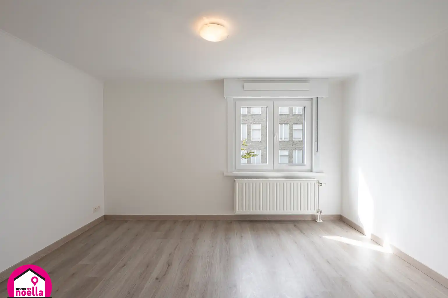 Half open bebouwing met garage en berging foto 11