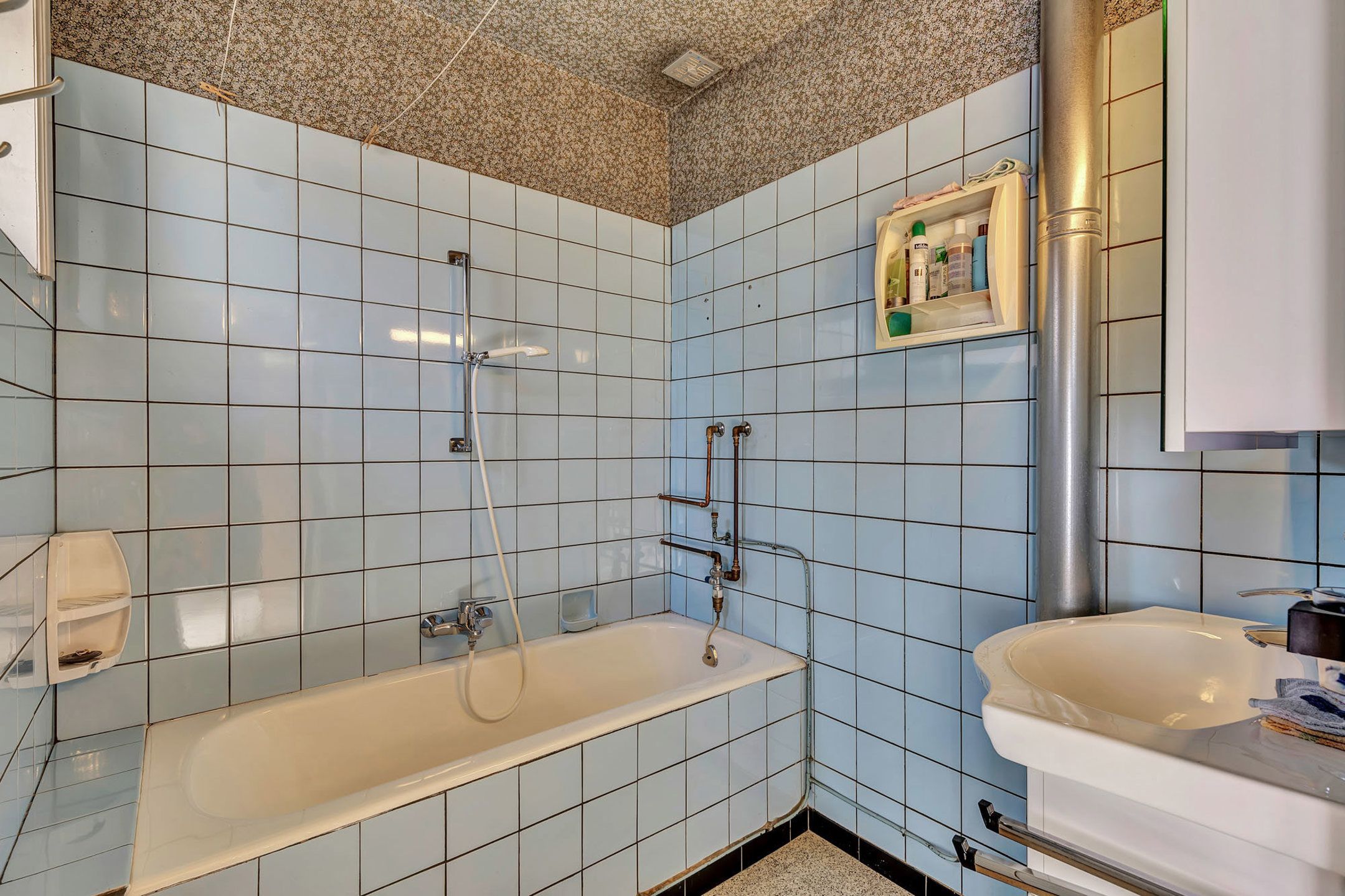 Te renoveren bungalow met aparte woonunit op topligging foto 6