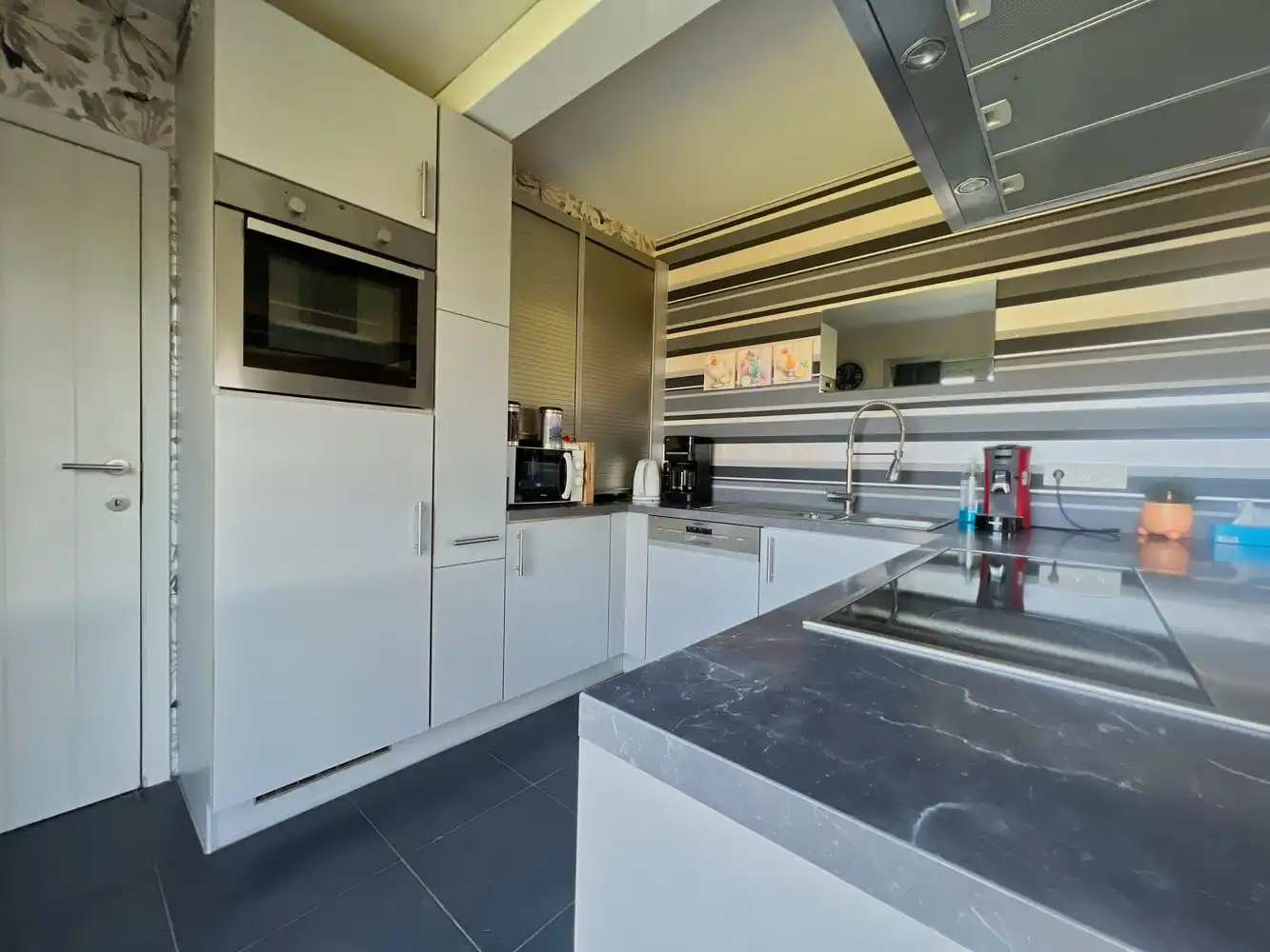 Instapklare woning (2002) + zonnig perceel (ca. 600m²)! foto 6