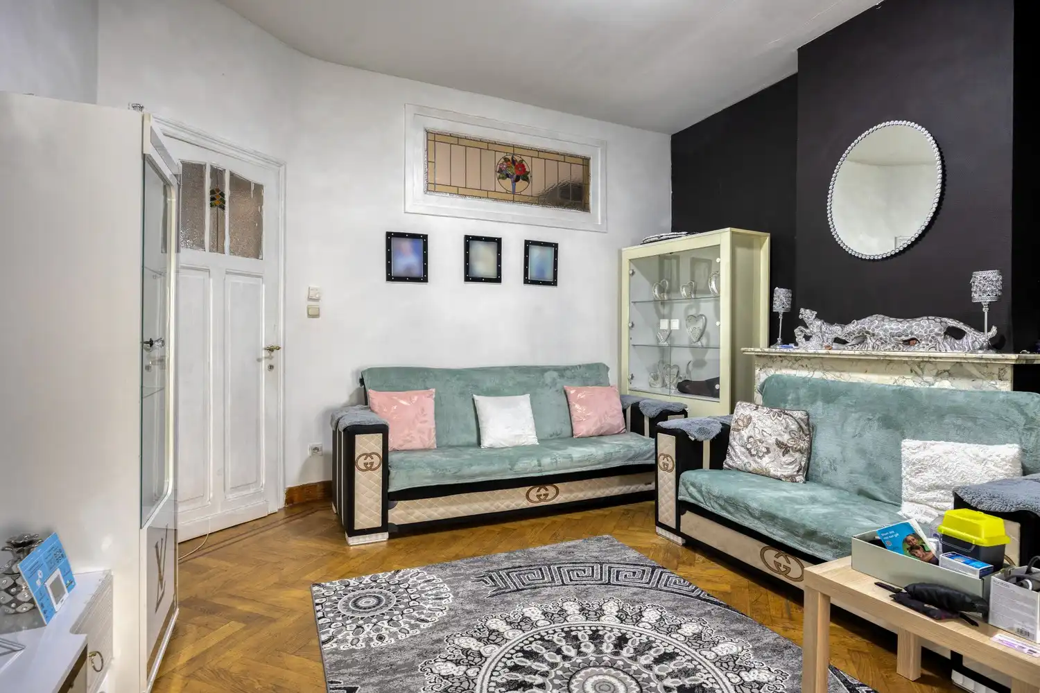 Appartementsgebouw met 1 commerciële ruimte, 2 twee slaapkamer appartementen en 1 studio op wandelafstand van Sint-Pietersstation foto 7