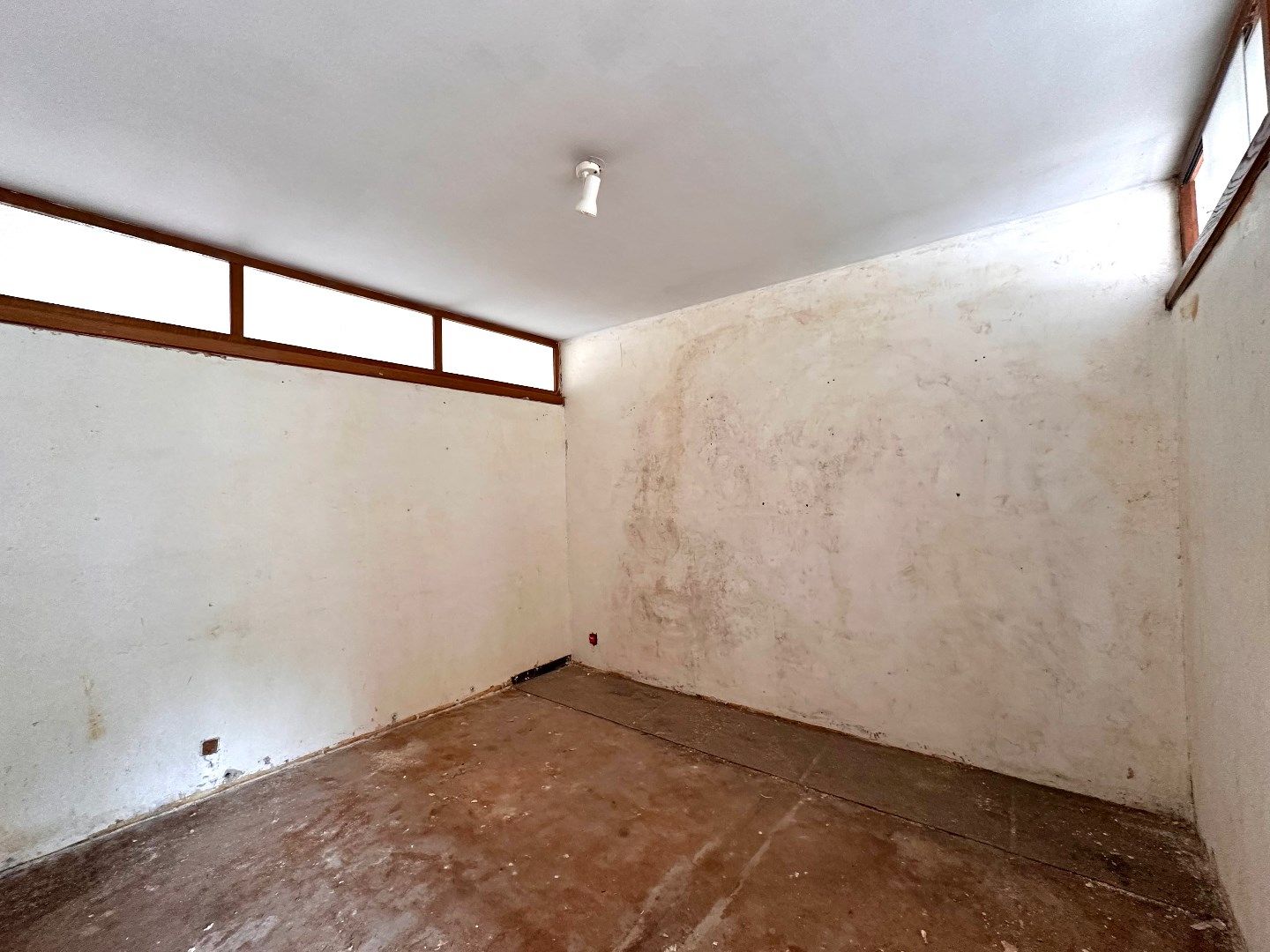 Te renoveren appartement met 2 slaapkamers en terras nabij het centrum van Tongeren foto 8