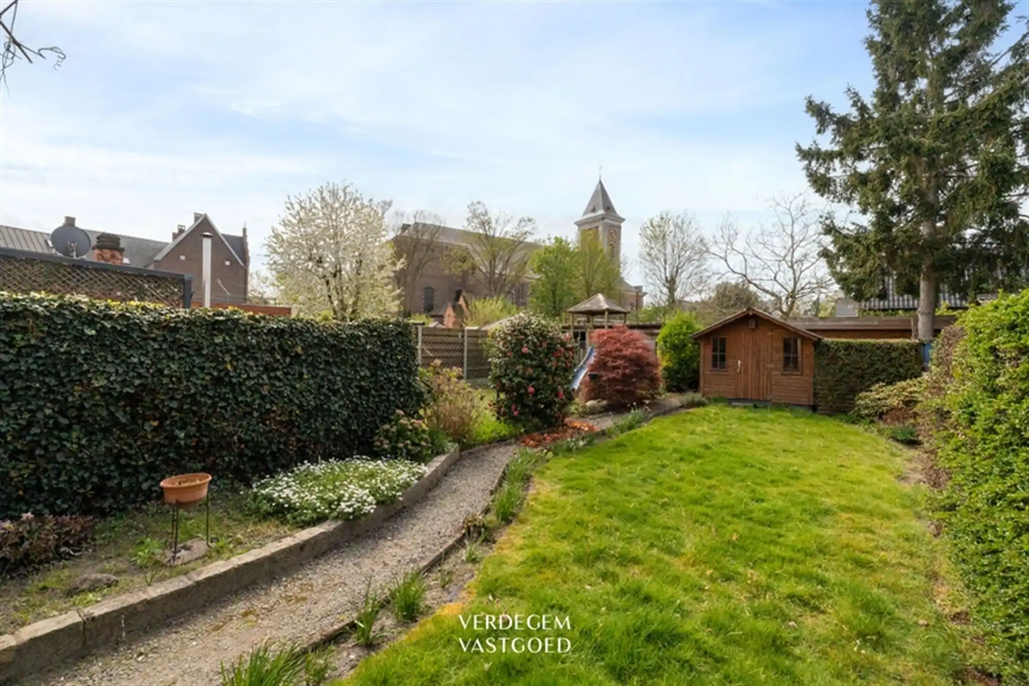 Centraal gelegen woning met 3 slaapkamers en tuin foto 2