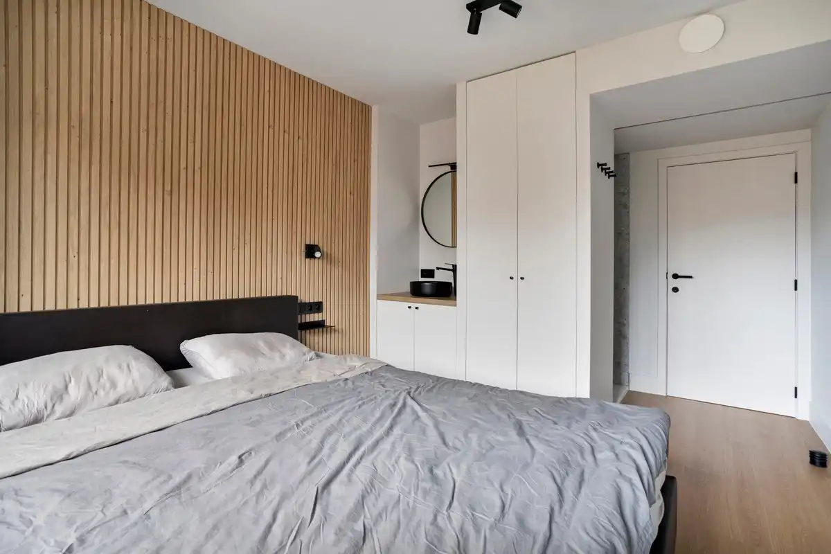INSTAPKLAAR, VOLLEDIG GERENOVEERD APPARTEMENT MET 2 SLAAPKAMERS TE HUUR OP JAARBASIS foto 9