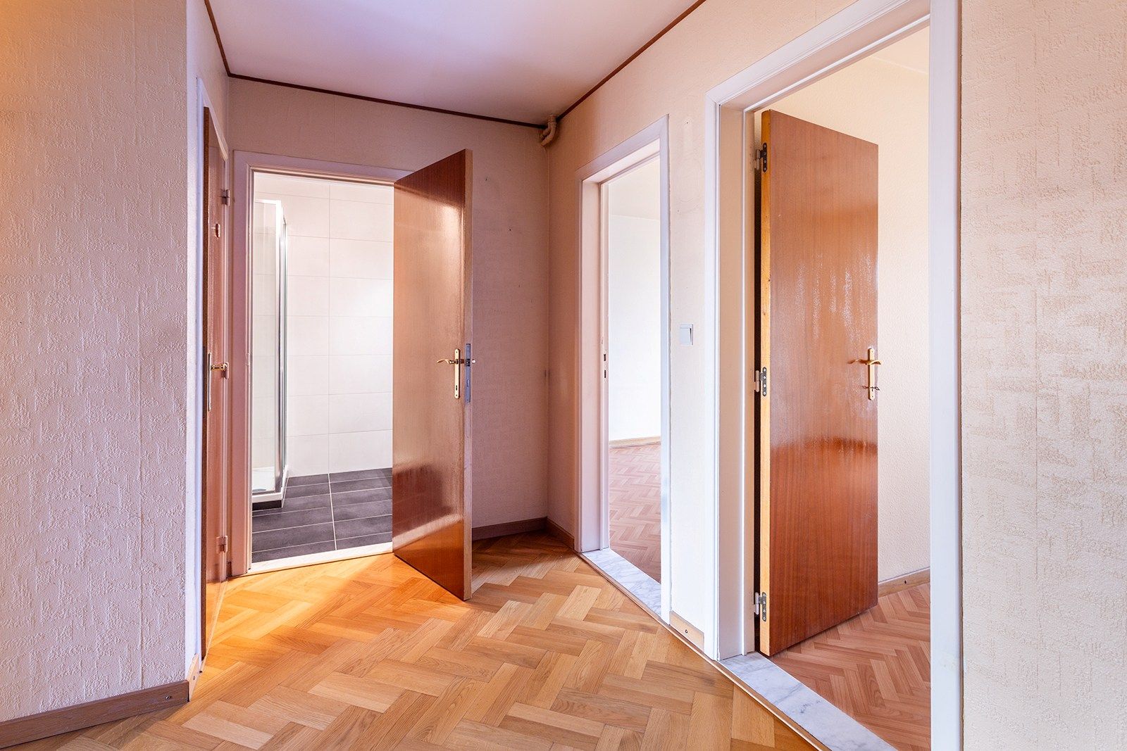 Ruim appartement met veel lichtinval foto 22