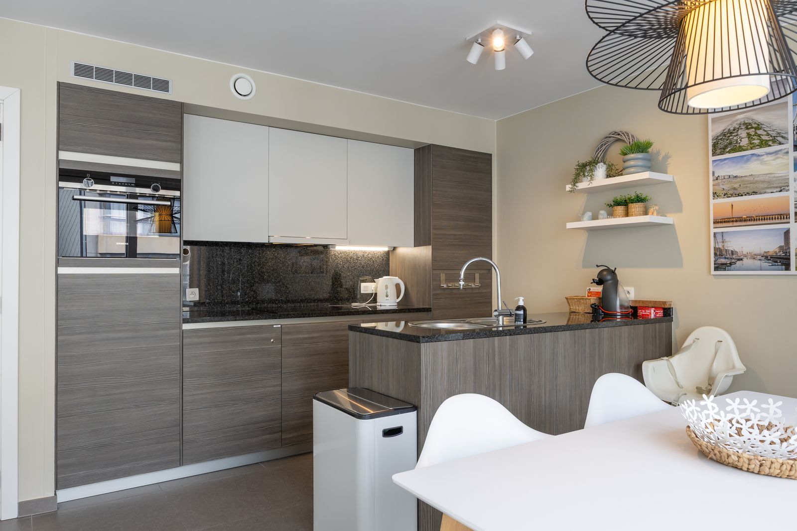 Modern en lichtrijk appartement met 2 slpk pal aan zee in jonge residentie foto 5