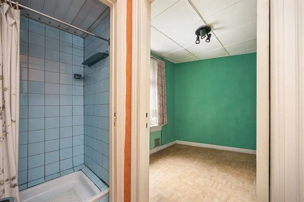 Te renoveren woning met authentieke elementen foto 12