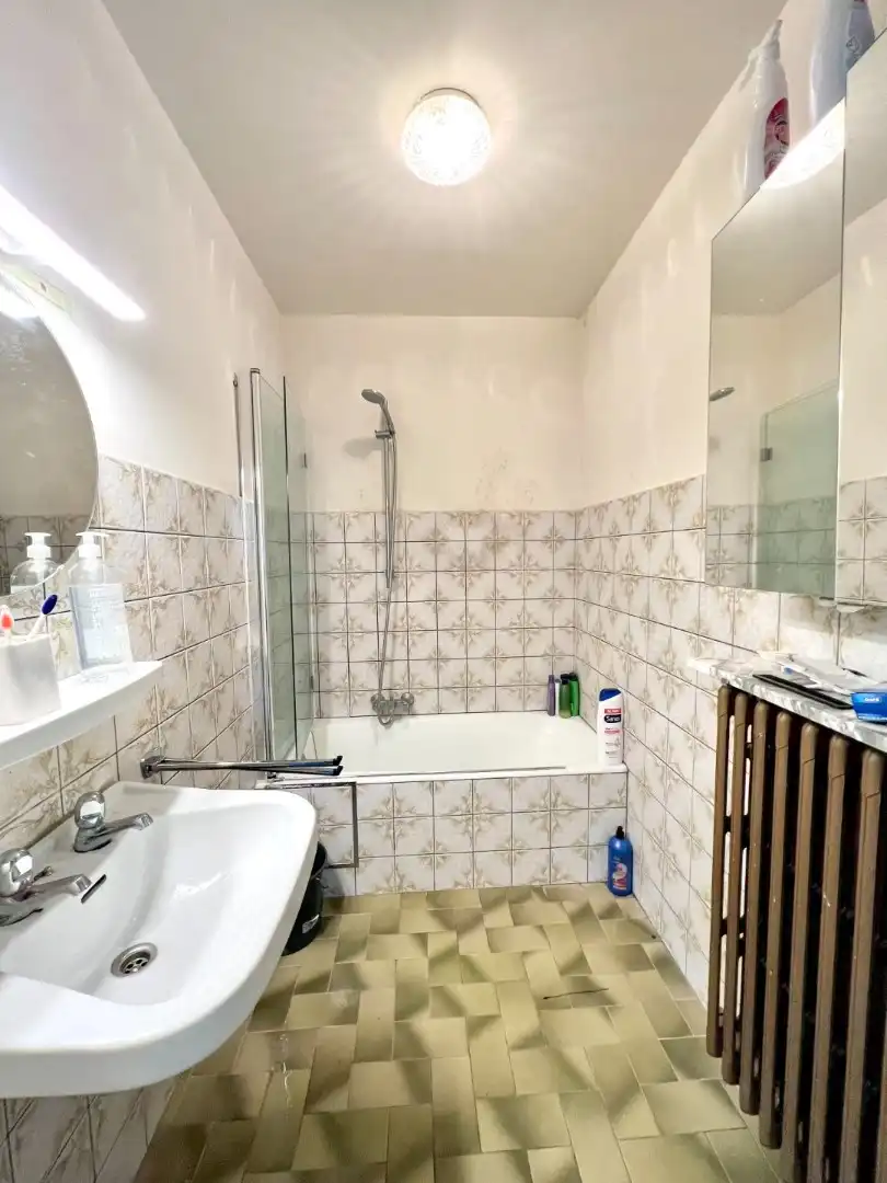 APPARTEMENTSGEBOUW MET 4 APPARTEMENTEN EN 3 GARAGES foto 4