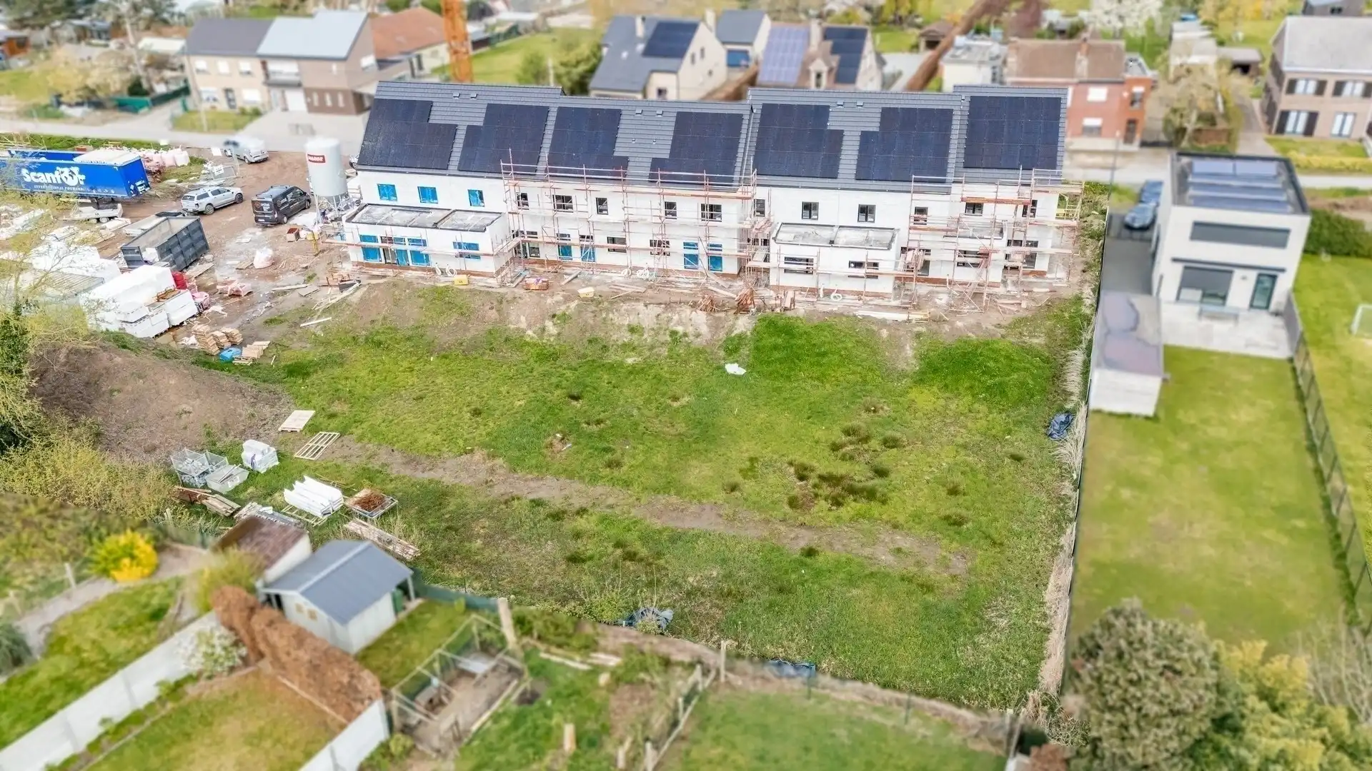 Nieuwbouwwoning met 3 slaapkamers in een zeer rustige buurt foto 9