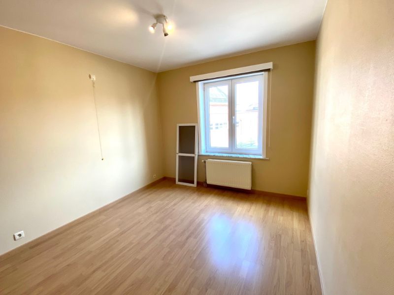 Centraal gelegen appartement met 2 kamers, kelder en garage foto 9