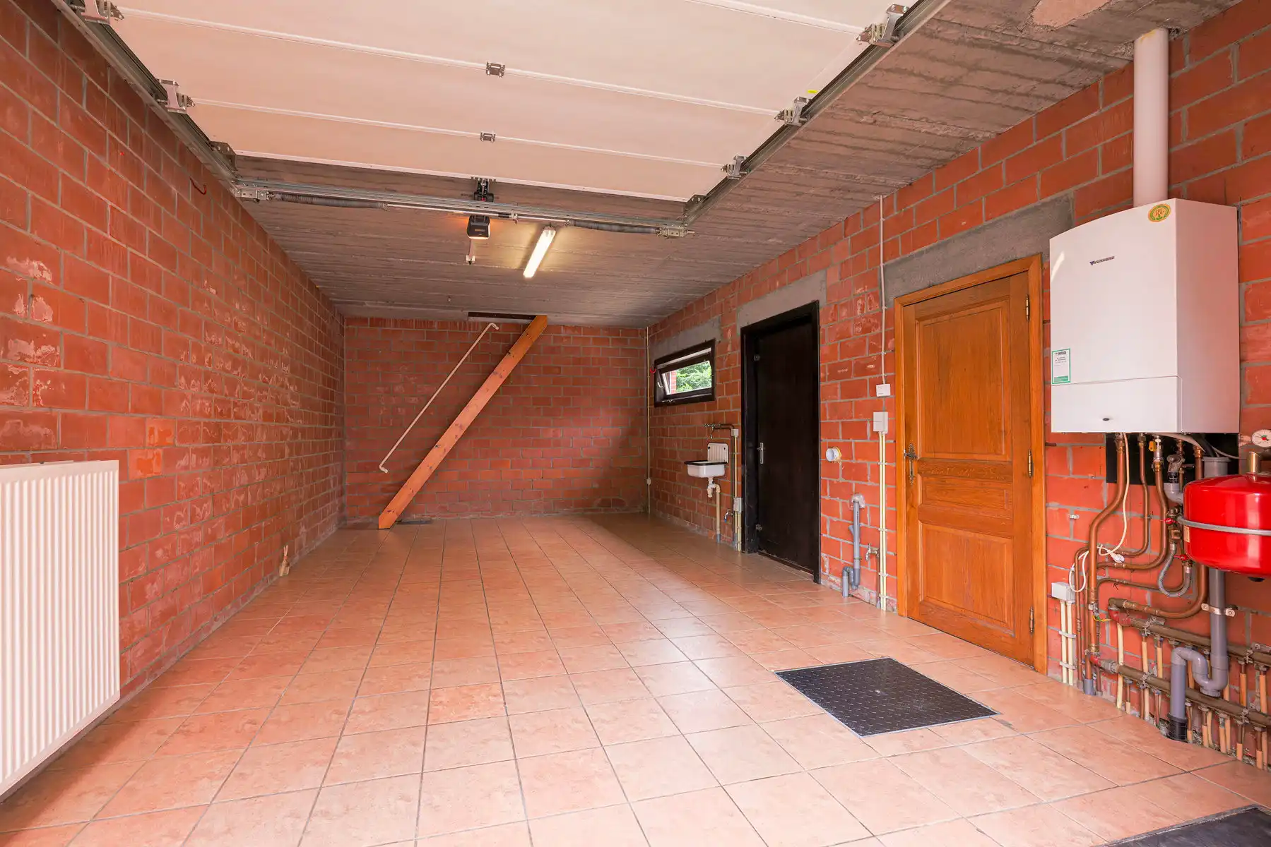 Charmante gezinswoning met 3 slp, garage en zonnige tuin foto 15