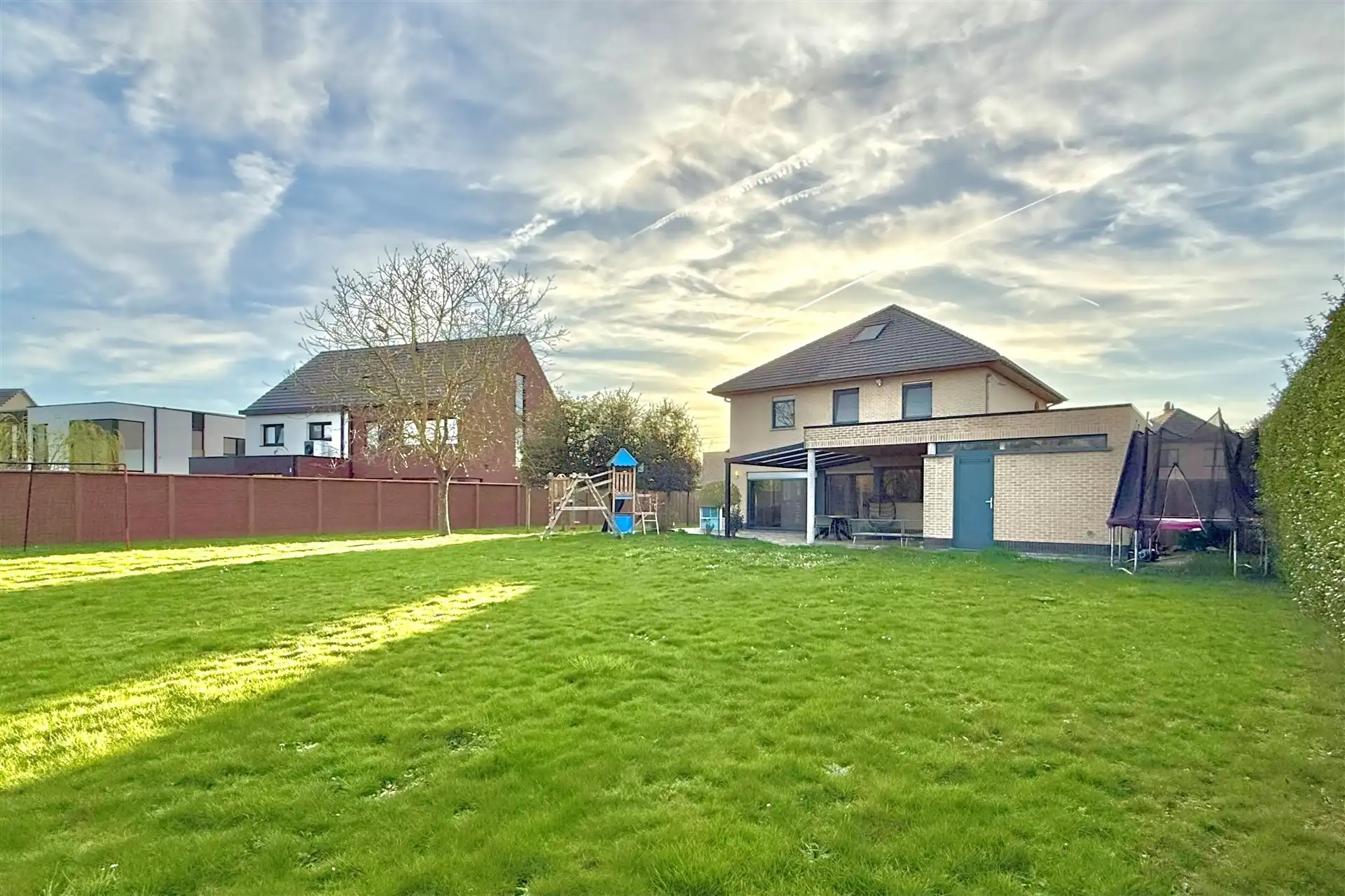 Ruime villa met 3 slpk en grote tuin foto 11